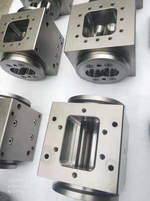 Berstoff ZE 82 thùng vít máy ép