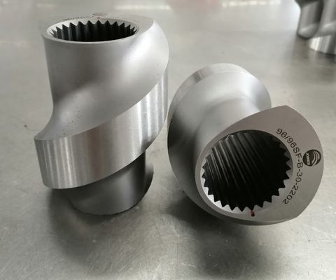 Máy đùn LCM230 Các bộ phận trục vít mài mòn và ăn mòn cao để sản xuất PP và PE