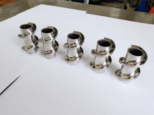 Phụ tùng máy đùn trục vít đôi ZSE75 HRC58 - 62 Độ cứng