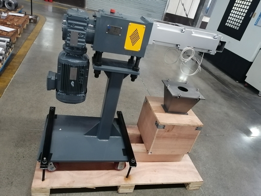 Bộ cấp bên vít hóa dầu với loại khối lượng cho máy ép vít đôi